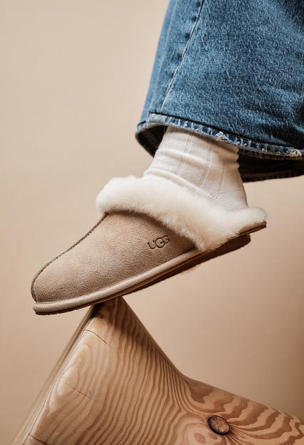UGG Scuffette II Slipper Sand